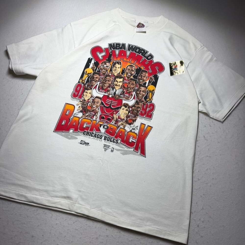 Vintage 1992 Chicago Bulls Back to Back World Champs Caricature T-Shirt Large